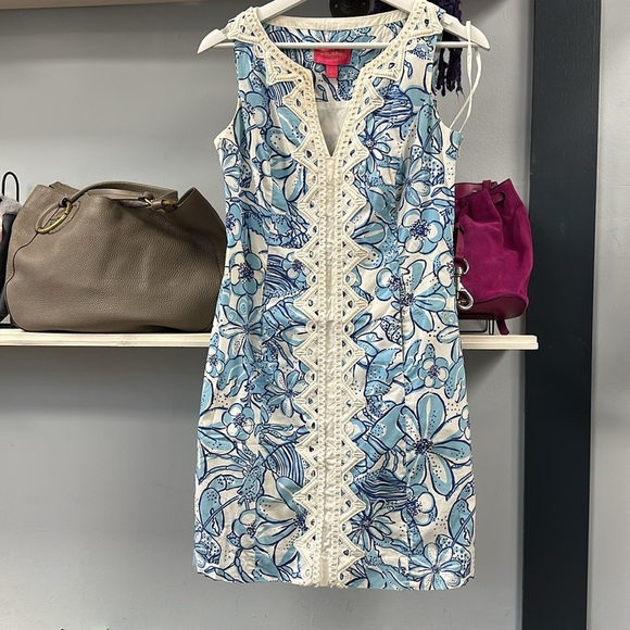 Lilly Pulitzer Jubliee Blue and White Floral Shift Dress Size 4 - Picture 4 of 7